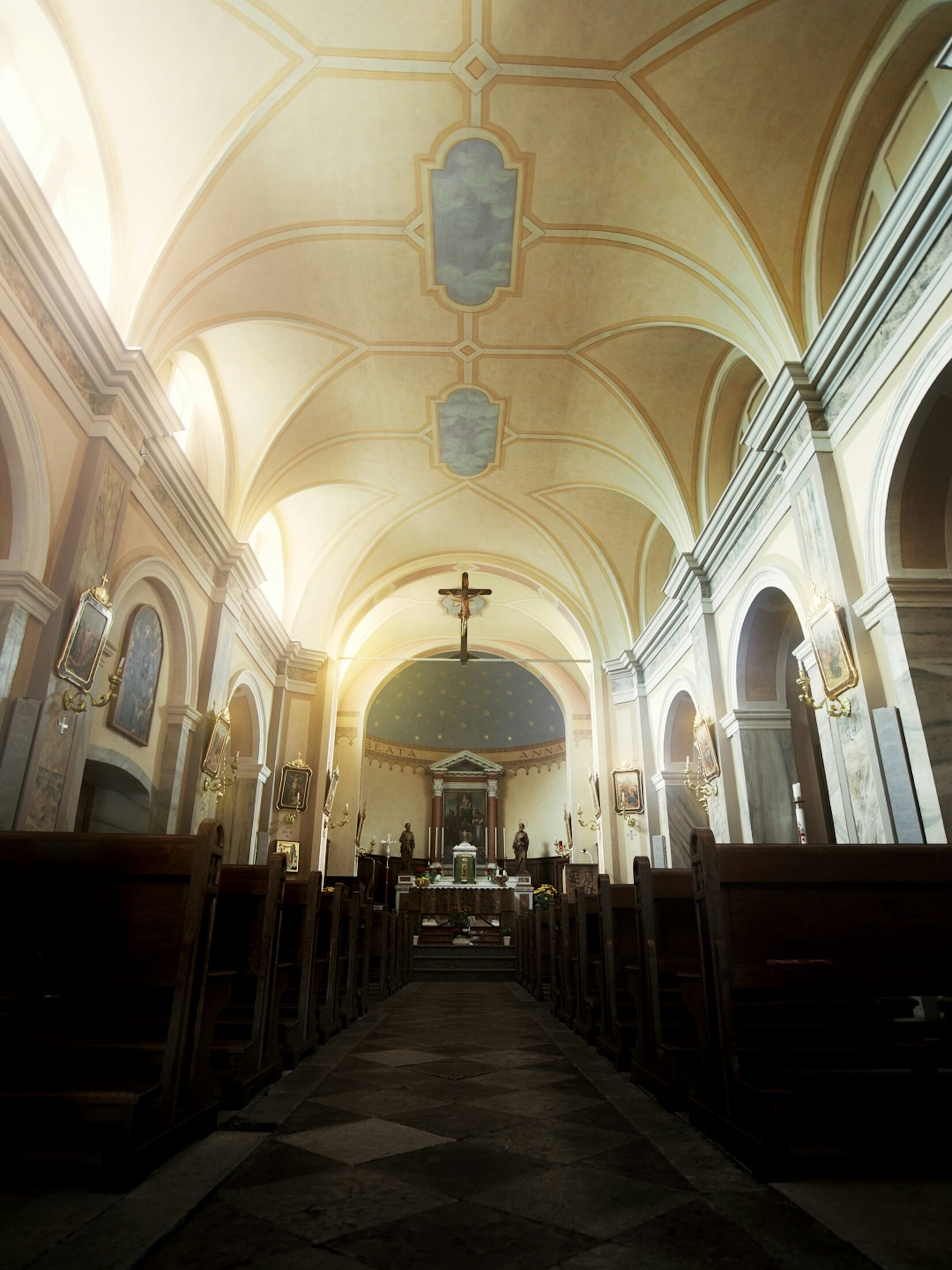 Rassemblement communautaire et vie fraternelle à l'Église Présence de Dieu